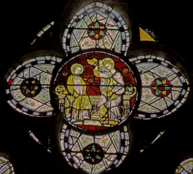 Vidriera que representa la Coronación de la Virgen